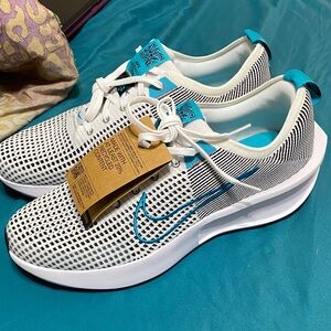 Nike White and Teal Athletic Shoes NEW